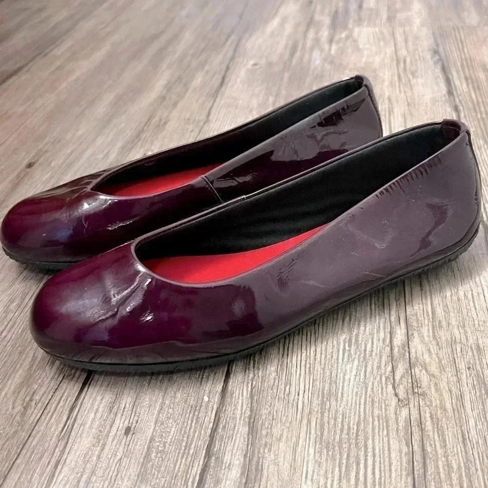 - KOKUA BARCELONA  BALLARINA FLATS PATTON LEATHER‎ PURPLE EGGPLANT SIZE 8 39
